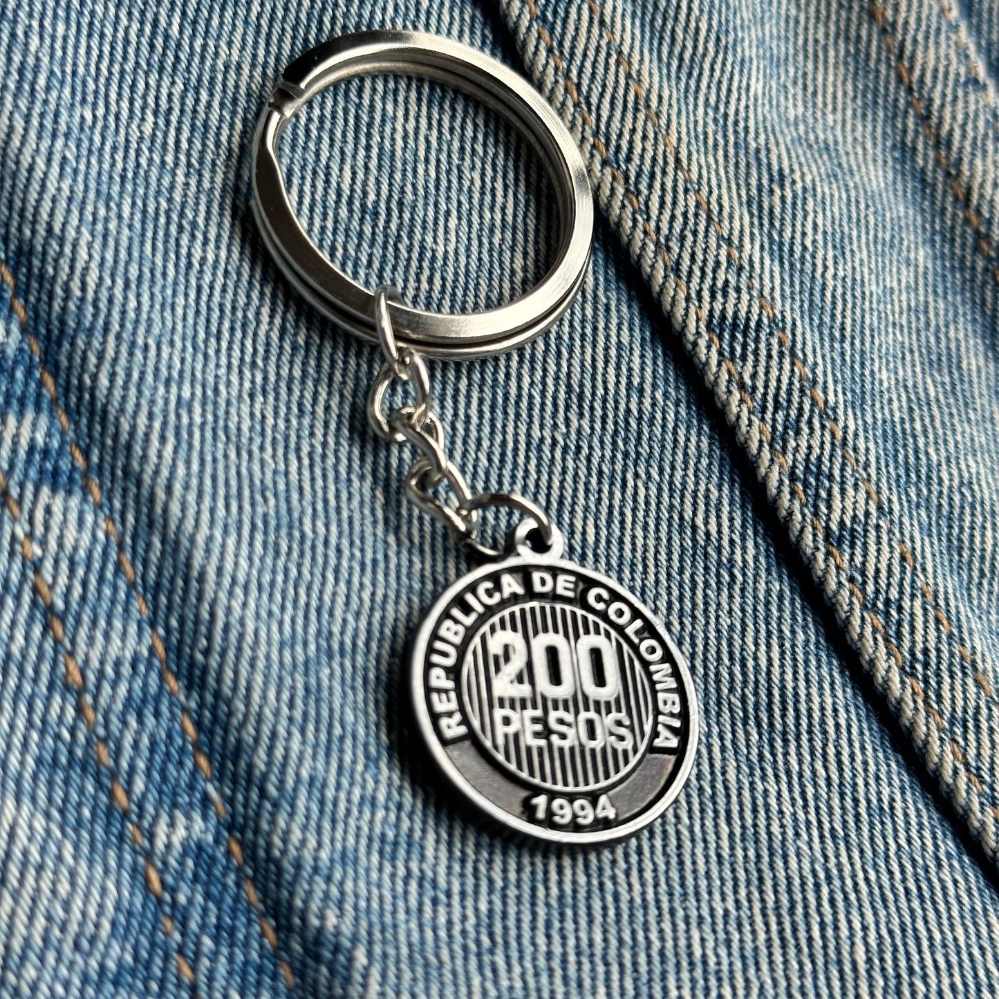 Llavero Moneda $200 (Antigua)